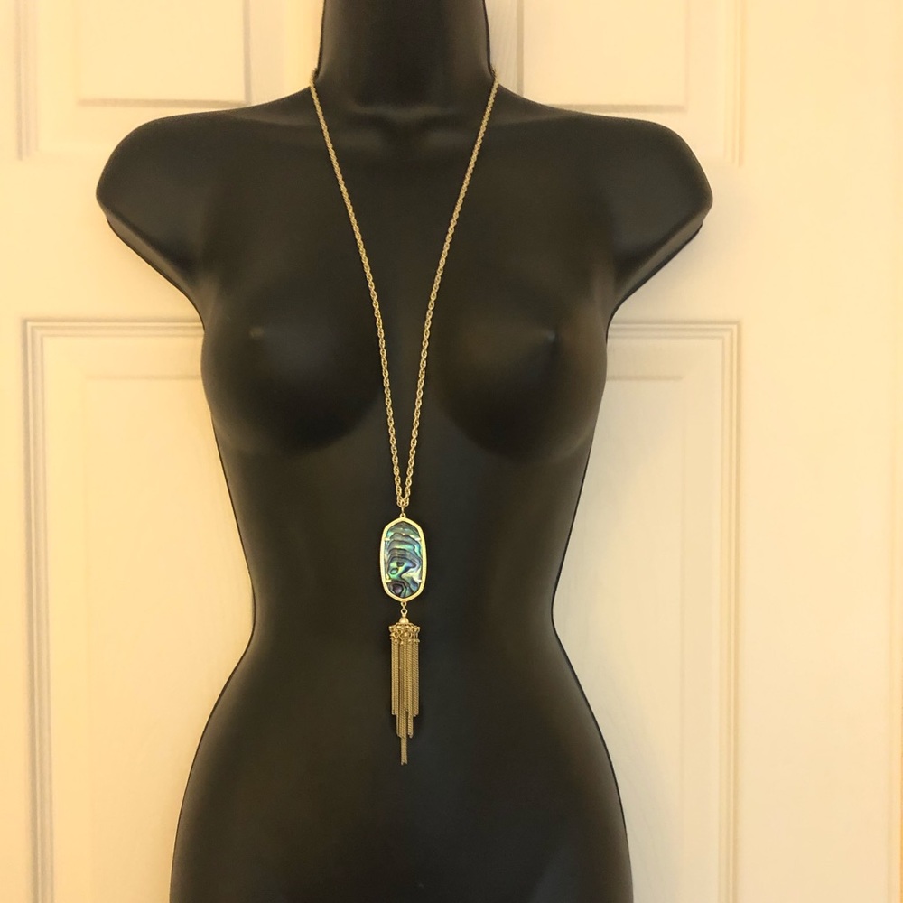 Kendra Scott necklace